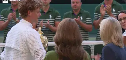 Sinner nella leggenda: bis a Wimbledon e 100 vittorie negli Slam