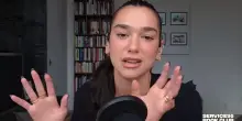Dua Lipa sostiene le proteste in Albania contro il resort di lusso della famiglia Trump