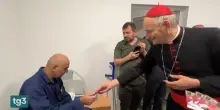 Il cardinal Zuppi in visita ai prigionieri russi a Leopoli: &ldquo;La guerra finir&agrave;&rdquo;