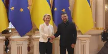 Tensioni e rimpasto a Kyiv: si dimette il ministro Fedorov, von der Leyen in Ucraina