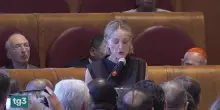 Sharon Stone con i premi Nobel sull'IA: "La dignit&agrave; umana non &egrave; un algoritmo"