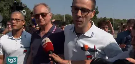 Roggero entra in carcere: "Mattarella dovrebbe mettersi una mano sulla coscienza"