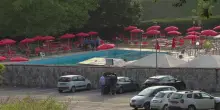 Esalazioni di cloro dalla piscina, evacuate una cinquantina di persone