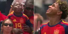 La gioia del piccolo Keyne conquista i social: festa mondiale per il fratellino di Lamine Yamal