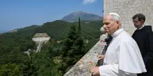 Visita a sorpresa del Papa all'Abbazia di Montecassino: Leone XIV prega sulla tomba di San Benedetto