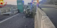 Abbandona la moglie in strada dopo un litigio, guida contromano e si schianta: morto un 34enne