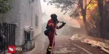 Francia e Spagna nella morsa degli incendi: migliaia di evacuati, scattano gli aiuti Ue