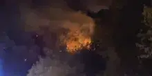 Circoscritto il maxi incendio ad Assisi. Sindaco: "Situazione ancora complessa"