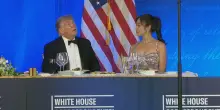 Trump alla cena dei corrispondenti: "Sento solo notizie false, l'Iran non avr&agrave; mai il nucleare"