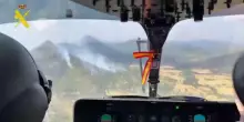 Fumo, fiamme e paesaggio scheletrico: le riprese aeree nella regione di Madrid