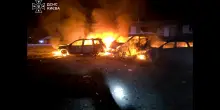 Vasti incendi a Kiev dopo i missili balistici russi scatenati nella notte da Putin