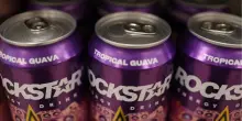 Energy drinks, attenzione ai rischi per la salute delle "bevande che tirano su"