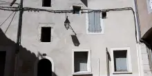 Francia, i corpi di 5 neonati in scatole e sacchi. Fermata la coppia