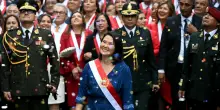 Keiko Fujimori giura da Presidente: l&rsquo;appello all&rsquo;unit&agrave; per riconciliare un paese frammentato