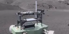 Sull&rsquo;Etna il rover che andr&agrave; sulla Luna: il vulcano diventa laboratorio spaziale