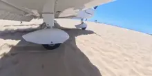 Avaria al motore, il piccolo aereo da turismo atterra sulla spiaggia californiana