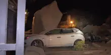 Massi sulle auto parcheggiate, le immagini dai Campi Flegrei