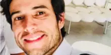 Salta dall'aereo lasciando l'allieva a bordo: morto istruttore di volo in Argentina