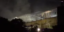 Deposito Bartolini in fiamme: le operazioni di spegnimento durante la notte