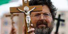 Mario Adinolfi ai domiciliari, lui si difende: "Posso solo dire di essere totalmente innocente"