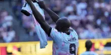 La maglia del Belgio ispirata a Magritte &egrave; un cult: ai Mondiali le divise raccontano storie e arte