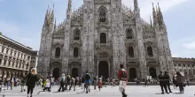 Milano, 27enne algerino sfregia 23enne marocchina: "Sono uomo e musulmano"
