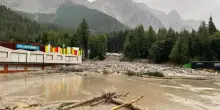 Frana alla Biathlon Arena di Anterselva, poco prima si allenavano le azzurre