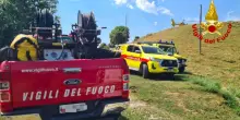 Uomo cade da cavallo e finisce in un burrone, muoiono entrambi