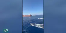 Blitz al largo di Pantelleria: la Marina abborda una petroliera della flotta ombra russa