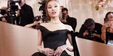 Ariana Grande si ritira dal musical di Londra, il portavoce: pausa meritata