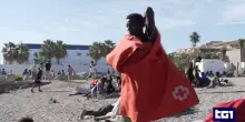 Crisi di Ceuta, migranti ancora in attesa sulle spiagge. Nuovo esodo atteso per il 15 agosto