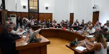 Ex Ilva: Mimit avvia il tavolo interministeriale dopo la sentenza di Milano. Sindacati: Urso assente