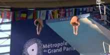 Europei nuoto, tuffi sincro: doppio e mezzo indietro con un avvitamento di Conte e Pelligra. Video