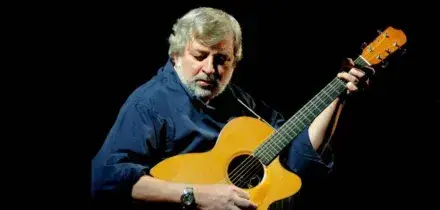 &Egrave; morto Francesco Guccini, il cantautore poeta aveva 86 anni. Cerimonia commemorativa a settembre