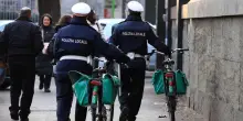 Milano, 5 agenti della Polizia Locale arrestati dai colleghi per peculato e falso