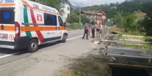 Travolge gruppo di ciclisti dopo lite, uno in gravi condizioni. Automobilista arrestato