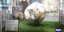 Asta record per il pallone della "Mano de Dios": cifre da capogiro per Diego