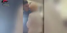 Truffa finto carabiniere: signora 88enne sventa il raggiro e reagisce, il video