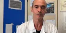 Ingestione di batterie a bottone, il chirurgo: "Utile il miele, ma subito al pronto soccorso"