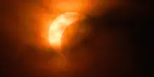 L'Europa si ferma per l'eclissi, il Sole nero torna dopo 27 anni