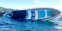 Affonda a Porto Cervo uno yacht di 30 metri: salve le 14 persone a bordo