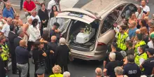In centinaia per funerali di Beatrice. Il gip non autorizza la presenza della madre