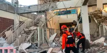Terremoto di magnitudo 7.7 in Indonesia orientale, crolli e vittime
