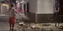 Macerie, il palazzo colpito dal terremoto: forte scossa nella notte in Andalusia