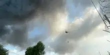 Fumo si alza su Mosca dopo un massiccio attacco di droni