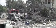 Escalation in Libano, 11 morti sotto i raid israeliani. Si scava tra le macerie