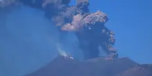 Etna, segnali anche dal cratere Nord Est: sbuffi di fumo al mattino