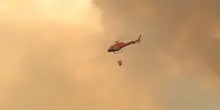 Abruzzo, vento e caldo spingono gli incendi: arriva l'esercito