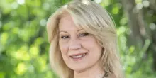 Morta a 65 anni la conduttrice di Isoradio Rossella Diaco. Aveva raccontato la malattia sui social