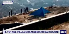 L&rsquo;assedio dei coloni a tre famiglie palestinesi: &ldquo;Chiusi in casa senza acqua e luce&rdquo;